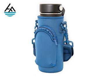 Porcellana Manica blu della bottiglia di acqua del neoprene di funzione di Muti con la cinghia ed il sacchetto extra fabbrica