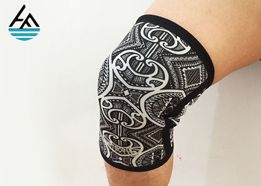 Porcellana Pro manica stampata del ginocchio di serie di misura di rame, manica di compressione del ginocchio degli uomini fabbrica